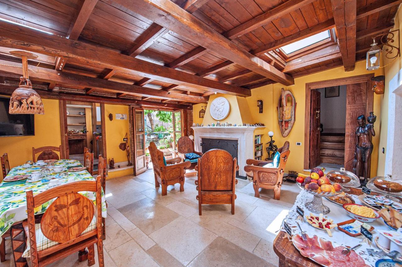 B&B Bone Novelle Dimora Storica Palazzo Zuzi Л'Аквіла Екстер'єр фото