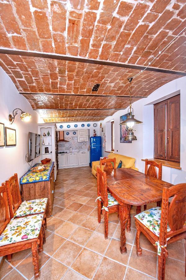 B&B Bone Novelle Dimora Storica Palazzo Zuzi Л'Аквіла Екстер'єр фото